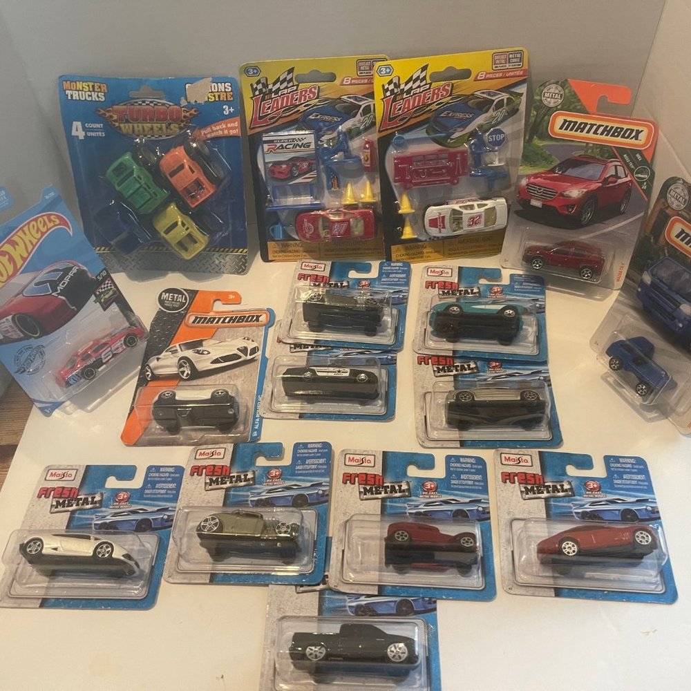 16 piece Toy Cars, Match Box, Lap Leaders, Maisto Fresh Metal & Hot Wheels